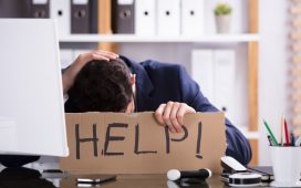 Ilustrasi ada beberapa tanda-tanda depresi yang terselubung dalam perilaku di tempat kerja - stres kerja.