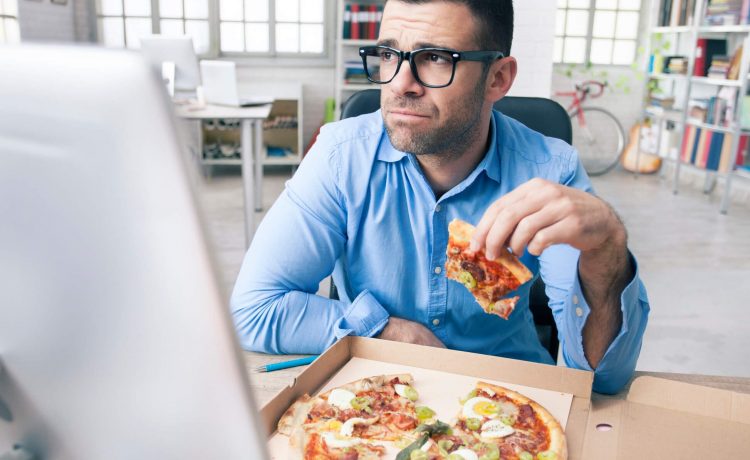 cropped-iStock-519165304-lunch-pizza.jpg