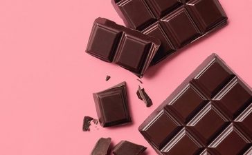 delicious-reasons-to-eat-dark-chocolate-00-722x406