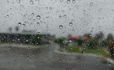 Ilustrasi musim hujan yang diprediksi BMKG terjadi pada November 2023.
