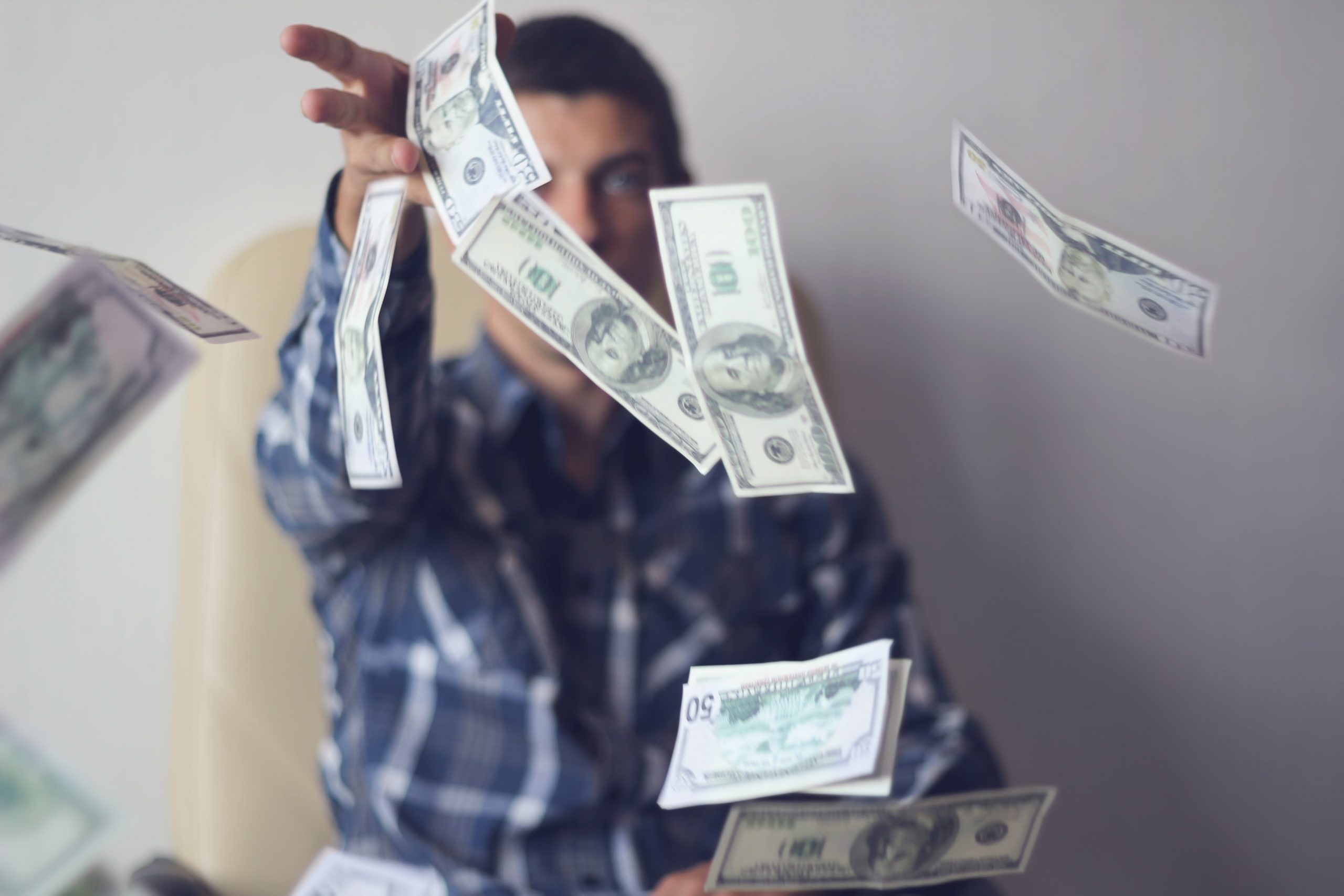 Ini Tanda Kamu sering Buangbuang Uang (Bagian 2) TopCareerID