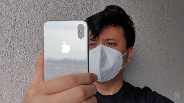 Apple merilis update iOS 15.4 di mana fiturnya termasuk kemampuan membuka kunci iPhone meski pengguna sedang menggunakan masker.