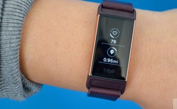 fitbit-charge-3-review-plum-face-1200x630-c-ar1.91