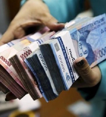 Ilustrasi penarikan uang tunai.