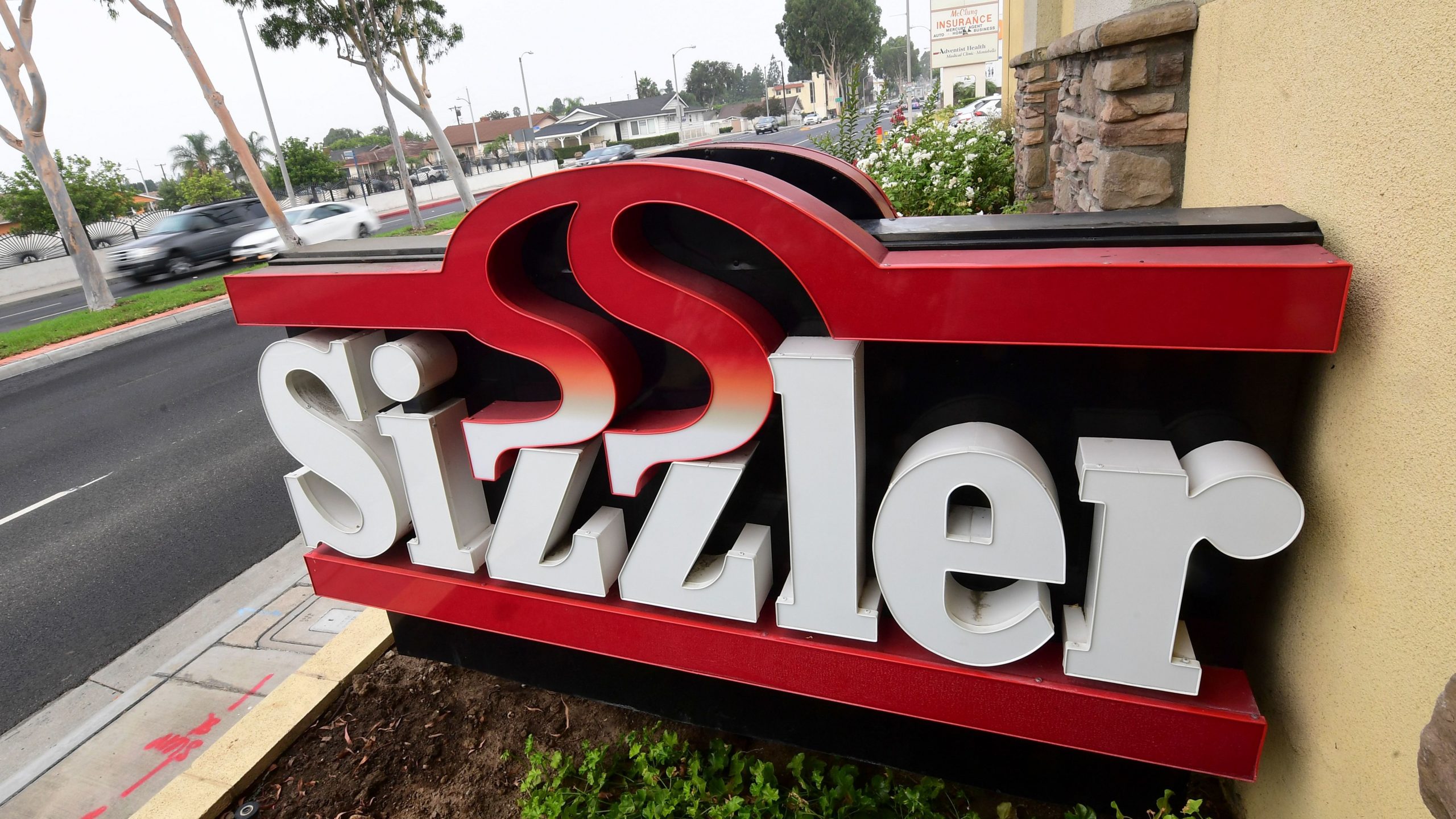 Restoran Sizzler Amerika Ajukan Kebangkrutan Imbas Pandemi COVID-19 ...