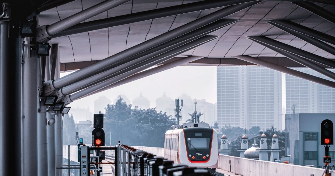 Salah satu bentuk transportasi perkotaan, LRT Jakarta.