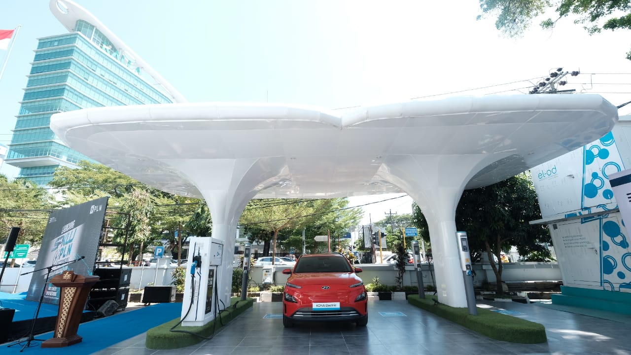 Pemerintah kebut pengembangan ekosistem kendaraan listrik.