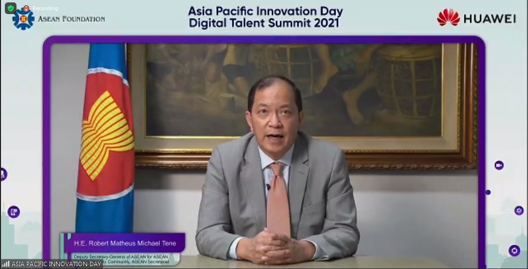 Deputi Sekretaris Jenderal ASEAN untuk Komunitas Keamanan Politik ASEAN HE Robert Matheus Michael Tene.