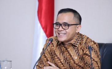 Menteri Pendayagunaan Aparatur Negara, Reformasi dan Birokrasi (Menpan RB), Abdullah Azwar Anas menghadap Presiden Joko Widodo untuk bahas rekrutmen ASN 2024.