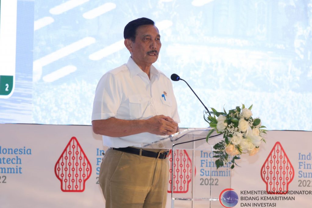 Menko Maritim dan Investasi. Luhut B. Pandjaitan sebut investasi China ke Indonesia untuk proyek baterai EV merupakan yang pertama di dunia.