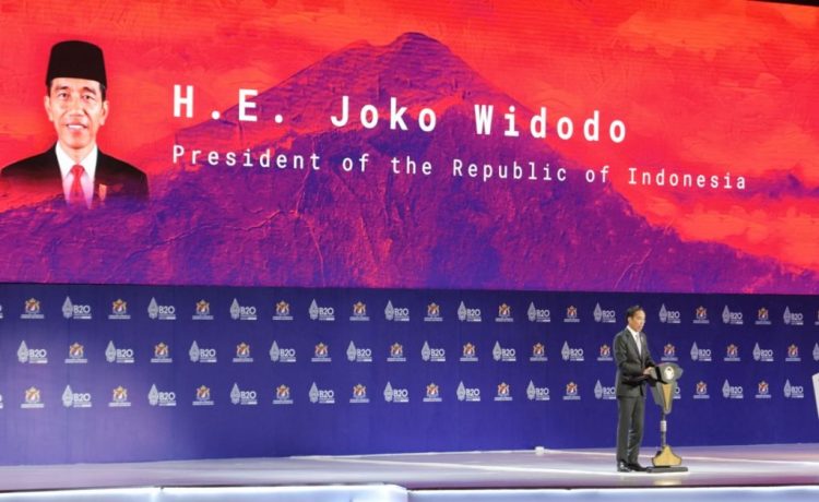 Presiden Joko Widodo pidato dalam B20 Summit di Bali.