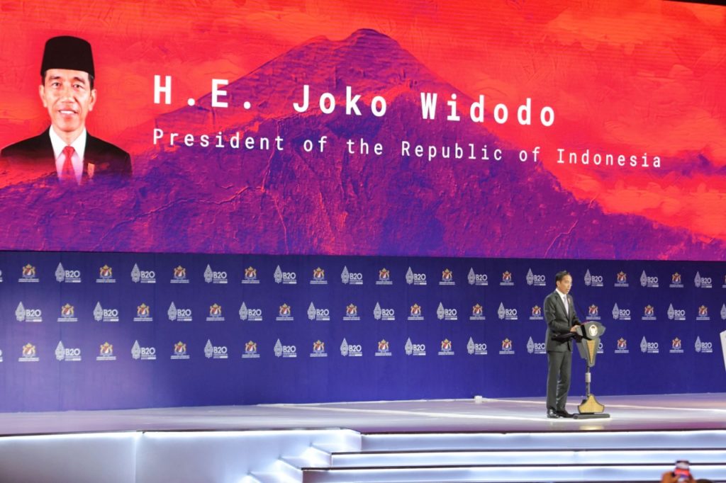 Presiden Joko Widodo pidato dalam B20 Summit di Bali.