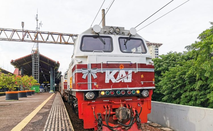 Ilustrasi kereta api - PT Kereta Api Indonesia - KAI