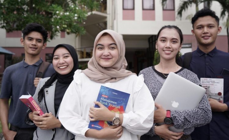 Kampus Di Surabaya Ini Buka Beasiswa Untuk Influencer Tertarik 