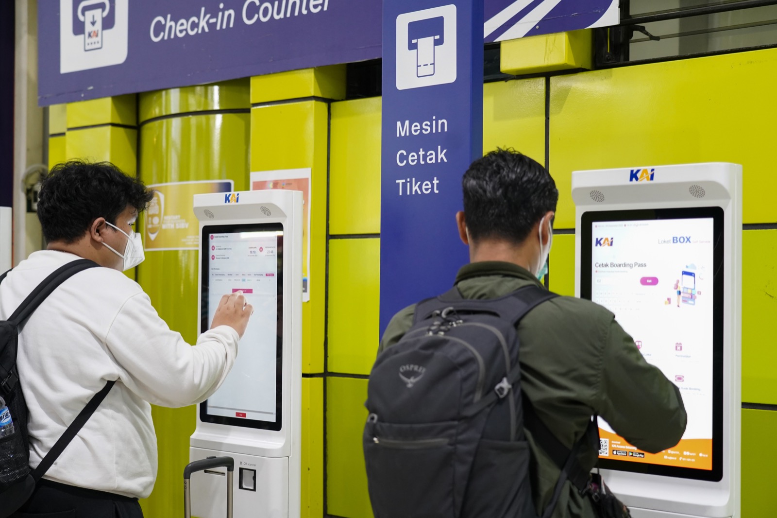 Ilustrasi pesan tiket kereta api