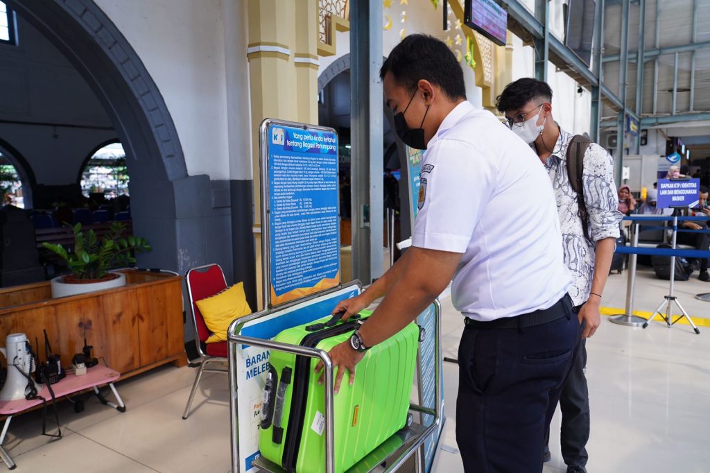 Aturan bagasi PT Kereta Api Indonesia.