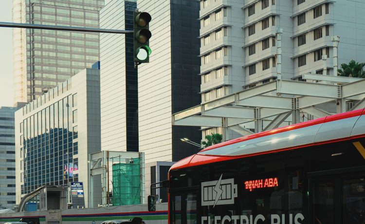 Jakarta-Indonesia-bus listrik.