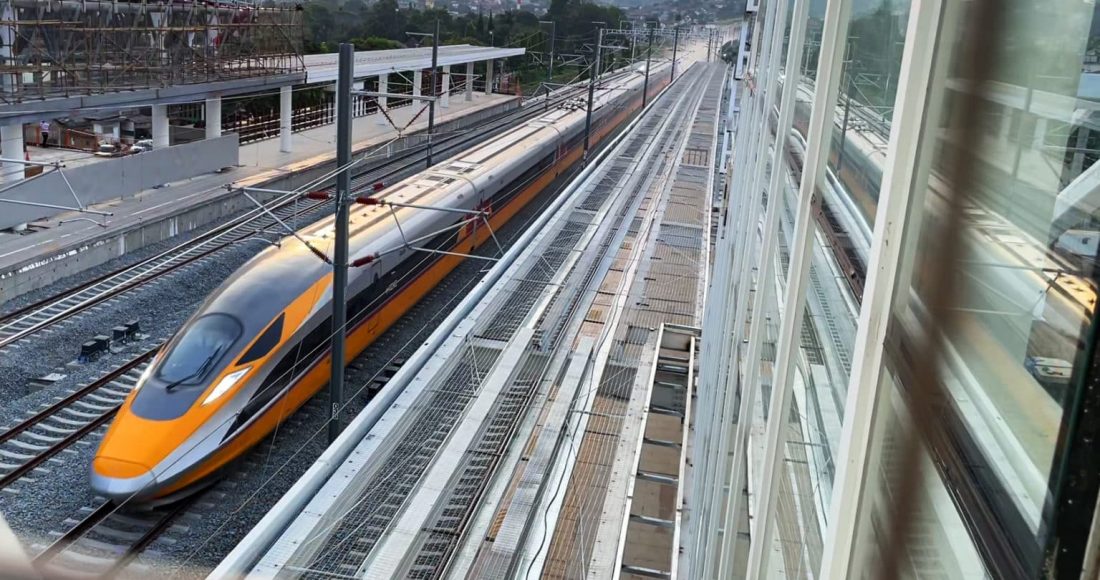 Whoosh telah mengangkut 352 ribu penumpang selama beroperasi.