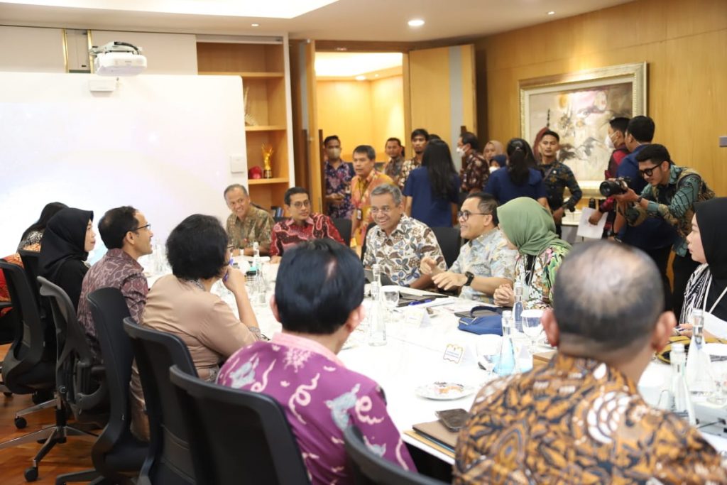 Rapat_Tingkat_Menteri_Penyelesaian_Guru_Non-ASN_