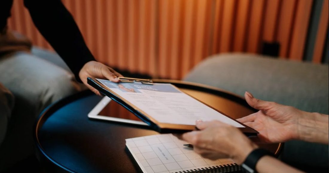 Ilustrasi CV-resume, bisa manfaatkan IPK untuk lolos kerja