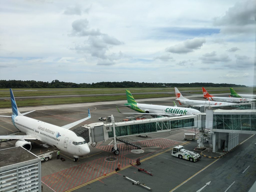 Bandara Kertajati gantikan Bandara Husein Sastranegara