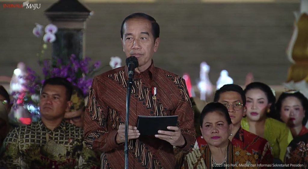 Presiden Joko Widodo membuka pagelaran Istana Berbatik dalam rangka Hari Batik Nasional.