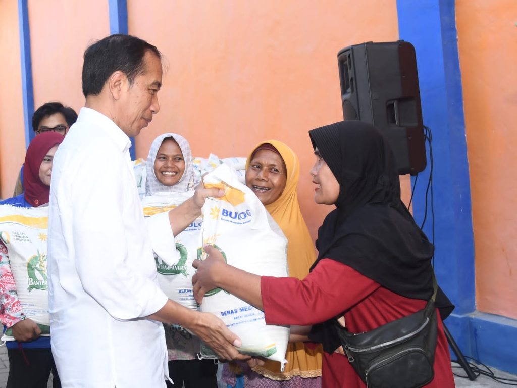 Presiden Joko Widodo sebut bantuan pangan cadangan beras bisa lanjut di 2024