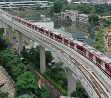 LRT Jabodebek tambah jumlah perjalanan dan tetap berlakukan tarif promo.