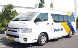 Salah satu armada DAMRI