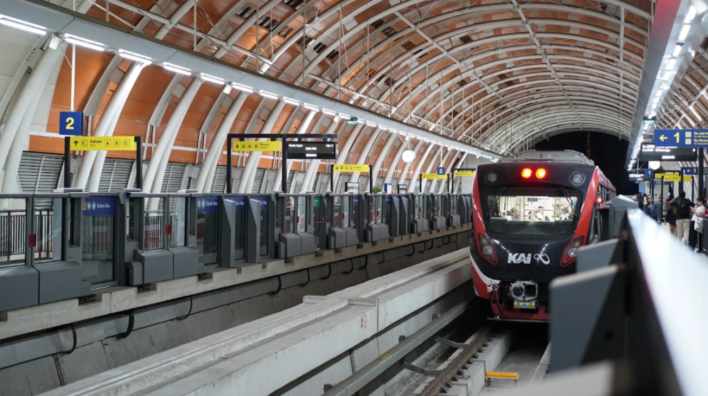 Ilustrasi LRT Jabodebek tetap beroperasi selama libur lebaran 2024.
