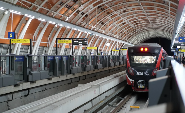 Ilustrasi LRT Jabodebek tetap beroperasi selama libur lebaran 2024.