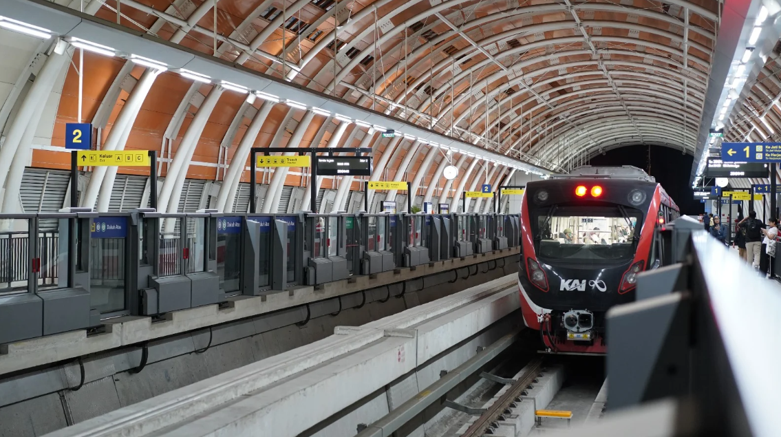 Ilustrasi LRT Jabodebek tetap beroperasi selama libur lebaran 2024.