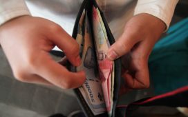 Ilustrasi Bank Indonesia fasilitasi penukaran uang Lebaran melalui Kas Keliling - uang (Athalla/Topcareer.id)