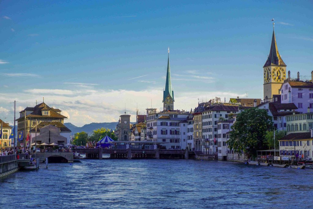 Ilustrasi kota Zurich di Swiss, peringkat satu kota cerdas di dunia.