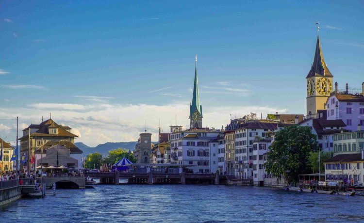 Ilustrasi kota Zurich di Swiss, peringkat satu kota cerdas di dunia.