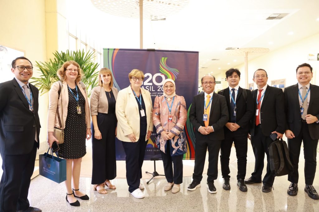 Menaker pada pertemuan bilateral dengan Parliamentary State Secretary Jerman, Anette Kramme di Brazil, Jumat (26/7/2024) di sela-sela pertemuan G20.