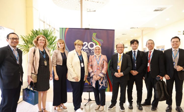 Menaker pada pertemuan bilateral dengan Parliamentary State Secretary Jerman, Anette Kramme di Brazil, Jumat (26/7/2024) di sela-sela pertemuan G20.